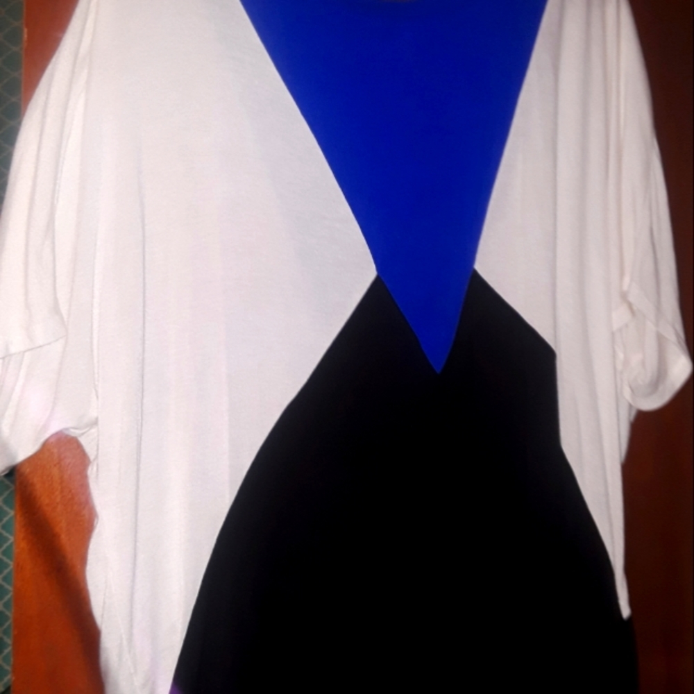 Very very soft flowy color block blouse